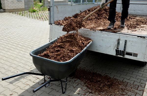 Bulk Mulch Delivery in Torrance